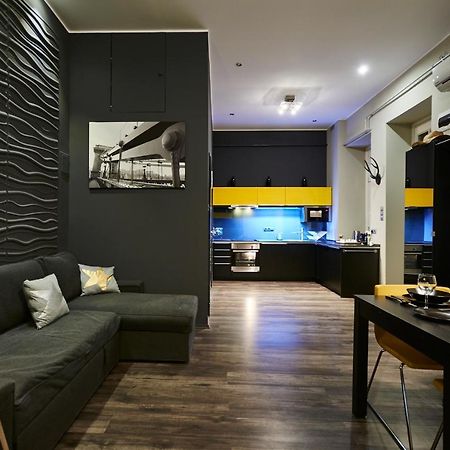 Central Location Yellow-Black Apartment Budapest Ngoại thất bức ảnh