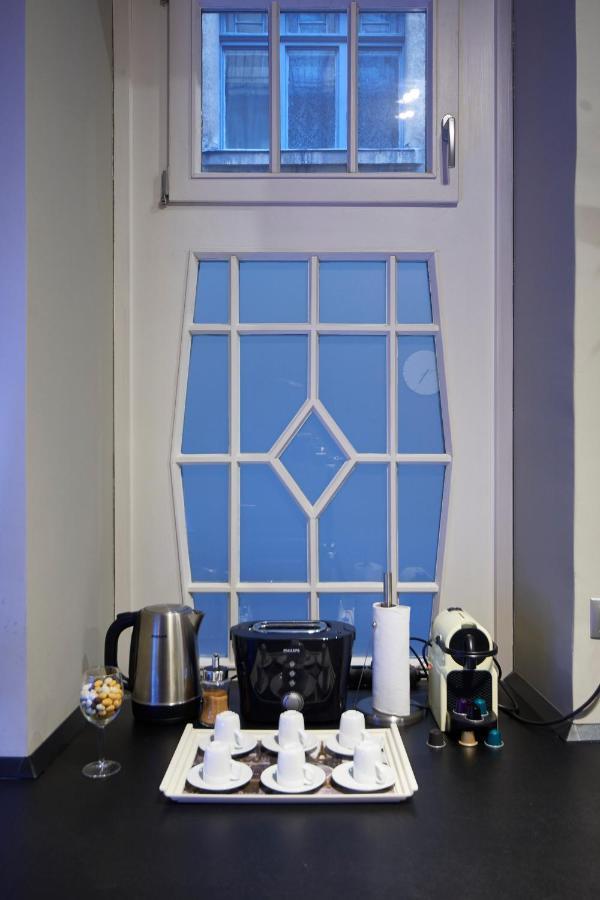 Central Location Yellow-Black Apartment Budapest Ngoại thất bức ảnh