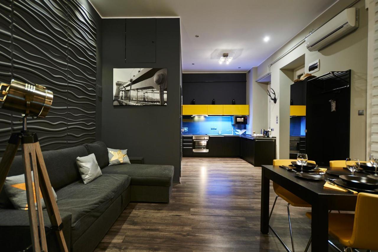 Central Location Yellow-Black Apartment Budapest Ngoại thất bức ảnh
