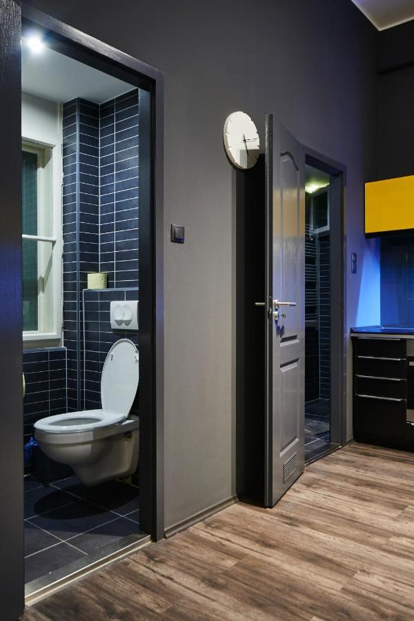 Central Location Yellow-Black Apartment Budapest Ngoại thất bức ảnh