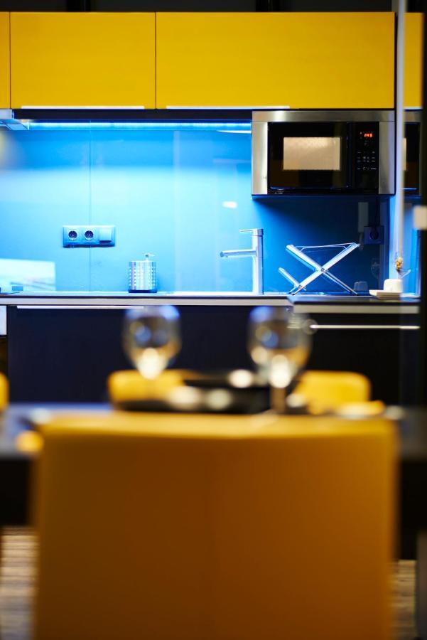 Central Location Yellow-Black Apartment Budapest Ngoại thất bức ảnh