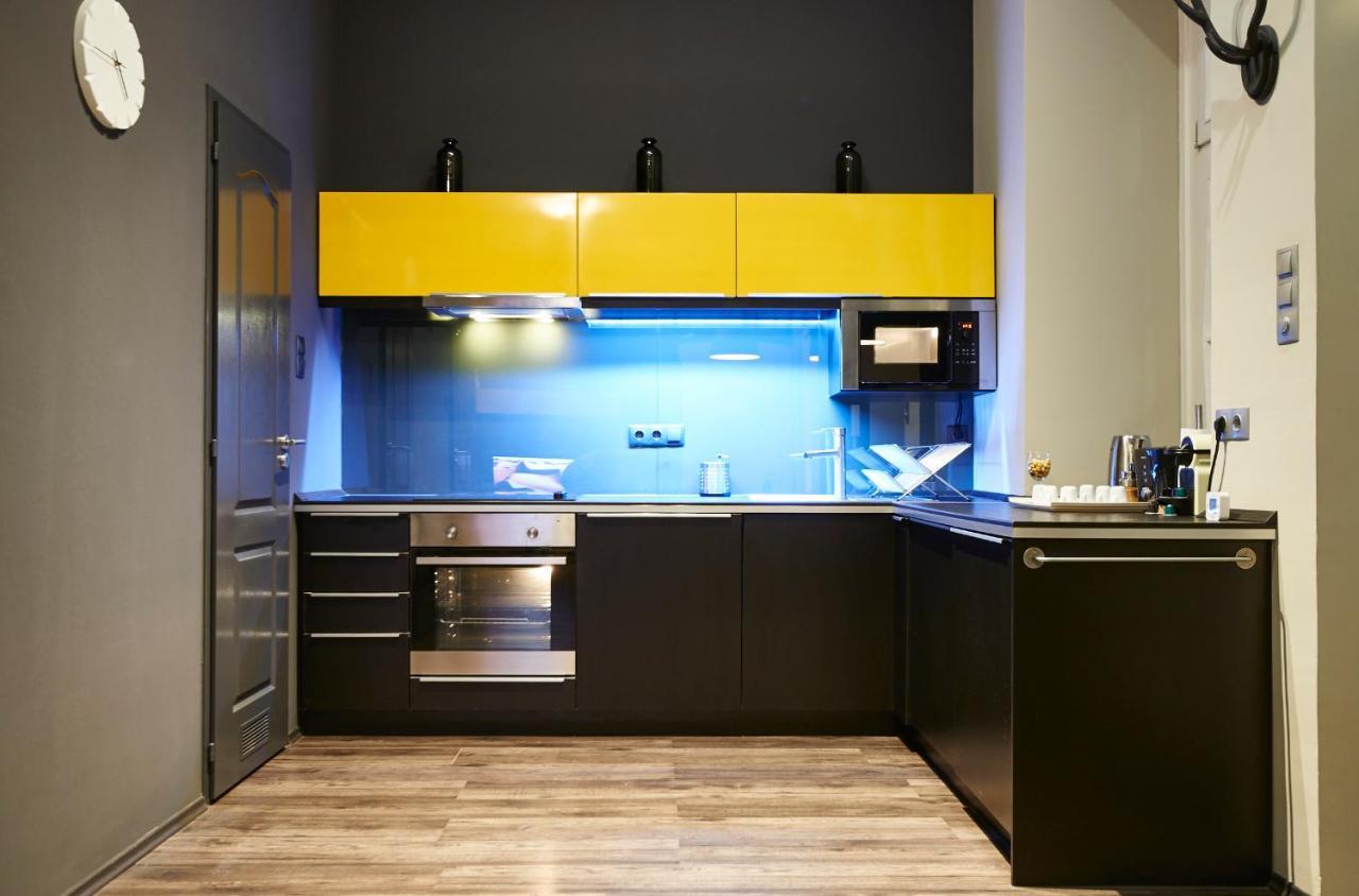 Central Location Yellow-Black Apartment Budapest Ngoại thất bức ảnh