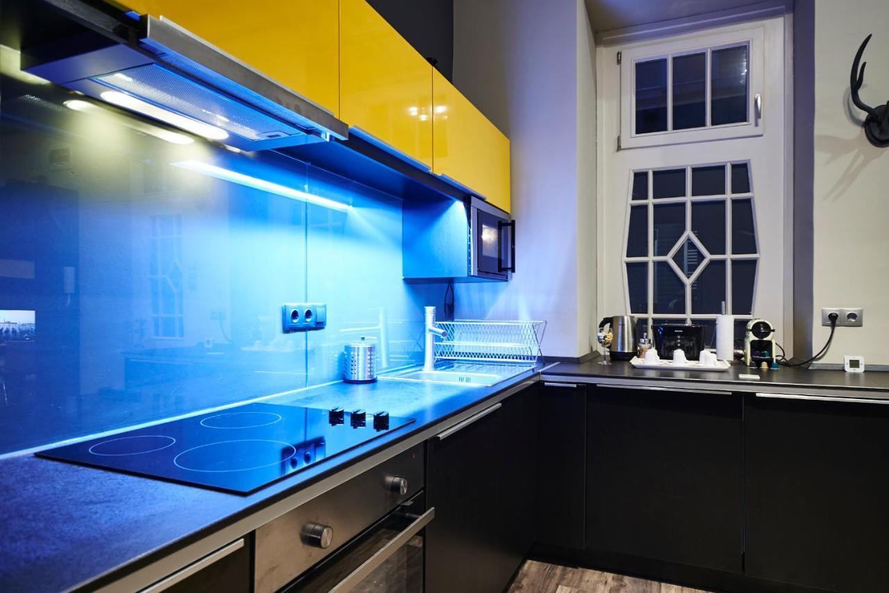 Central Location Yellow-Black Apartment Budapest Ngoại thất bức ảnh