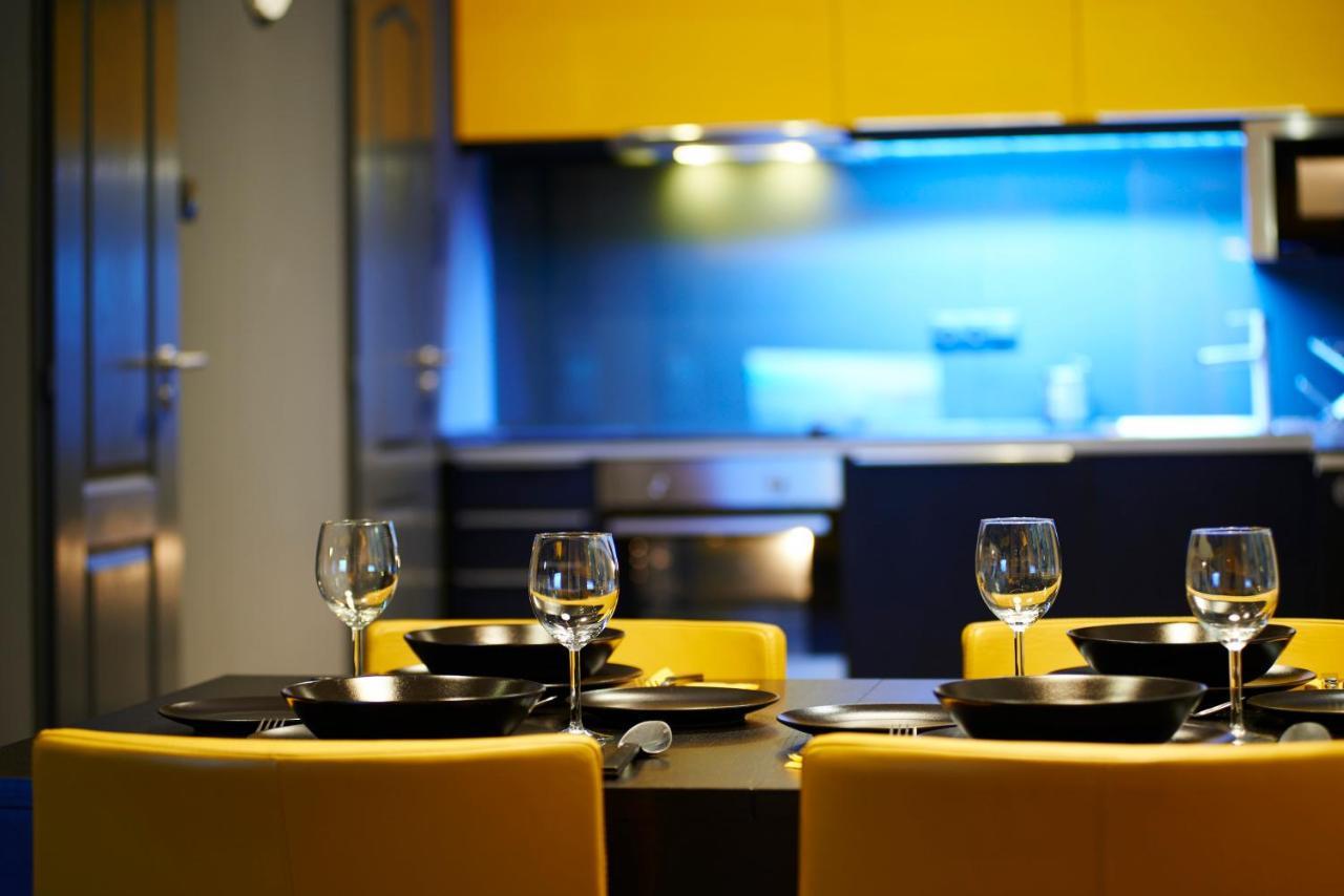 Central Location Yellow-Black Apartment Budapest Ngoại thất bức ảnh