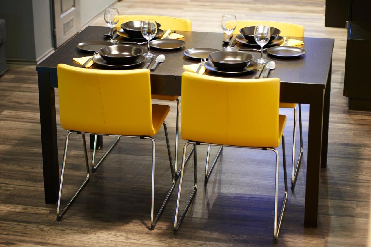 Central Location Yellow-Black Apartment Budapest Ngoại thất bức ảnh