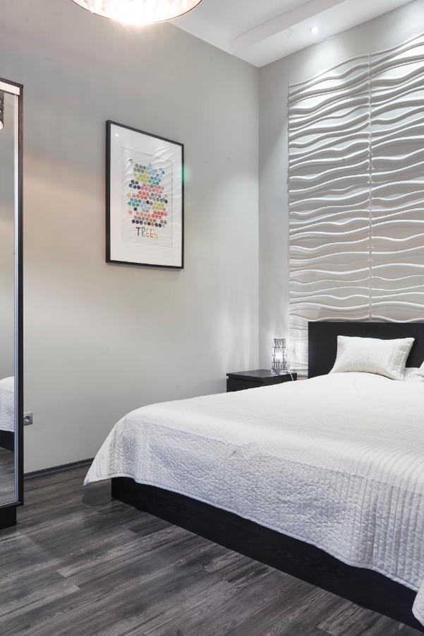 Central Location Yellow-Black Apartment Budapest Ngoại thất bức ảnh