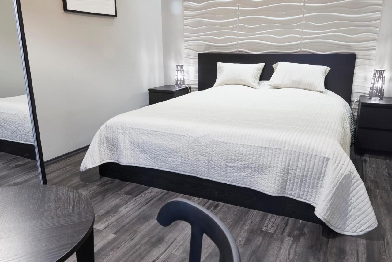 Central Location Yellow-Black Apartment Budapest Ngoại thất bức ảnh